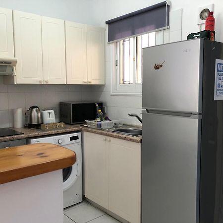 Stylish 1 Bedroom Apartment In Limnaria Gardens Пафос Экстерьер фото