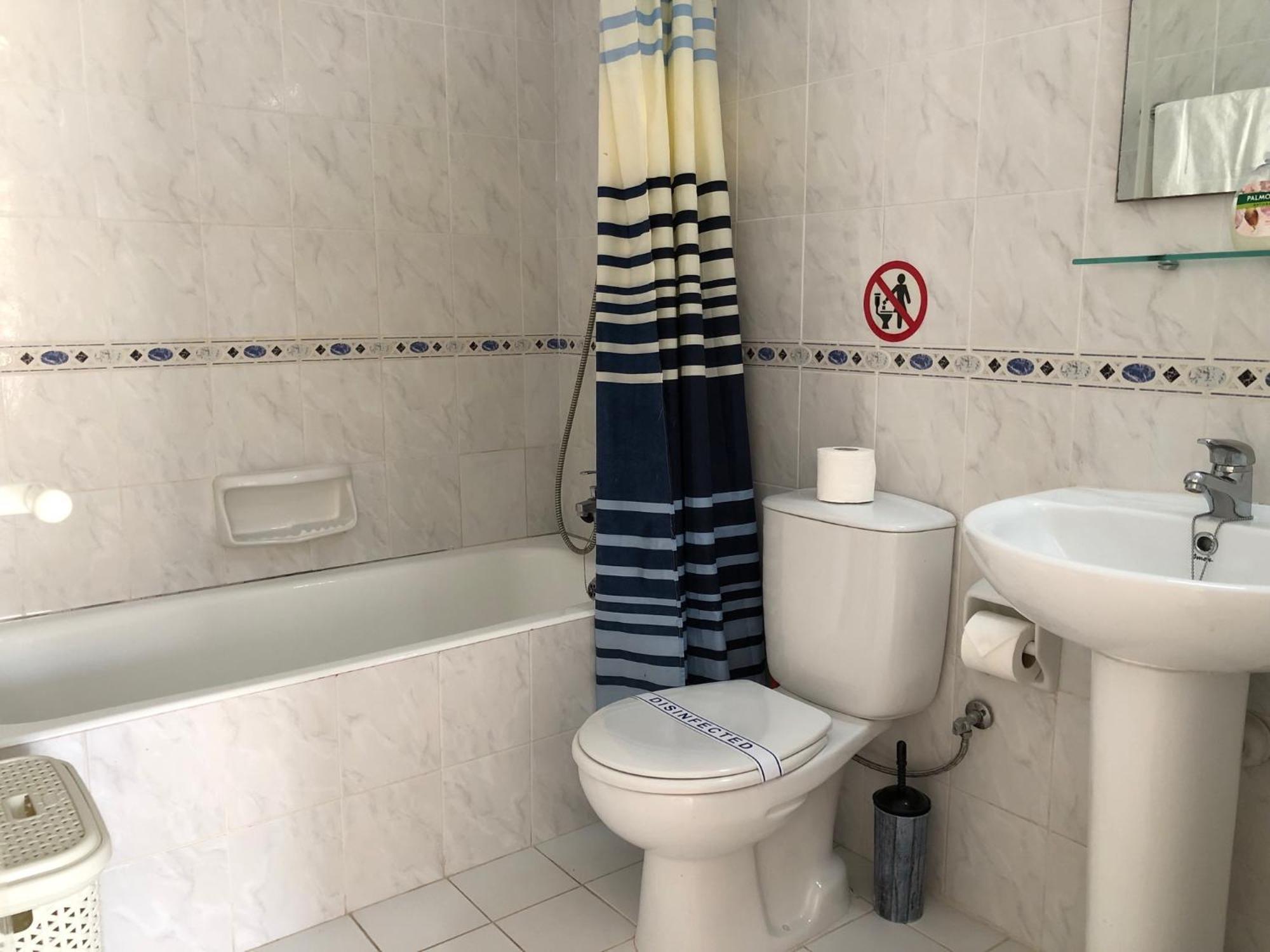 Stylish 1 Bedroom Apartment In Limnaria Gardens Пафос Экстерьер фото
